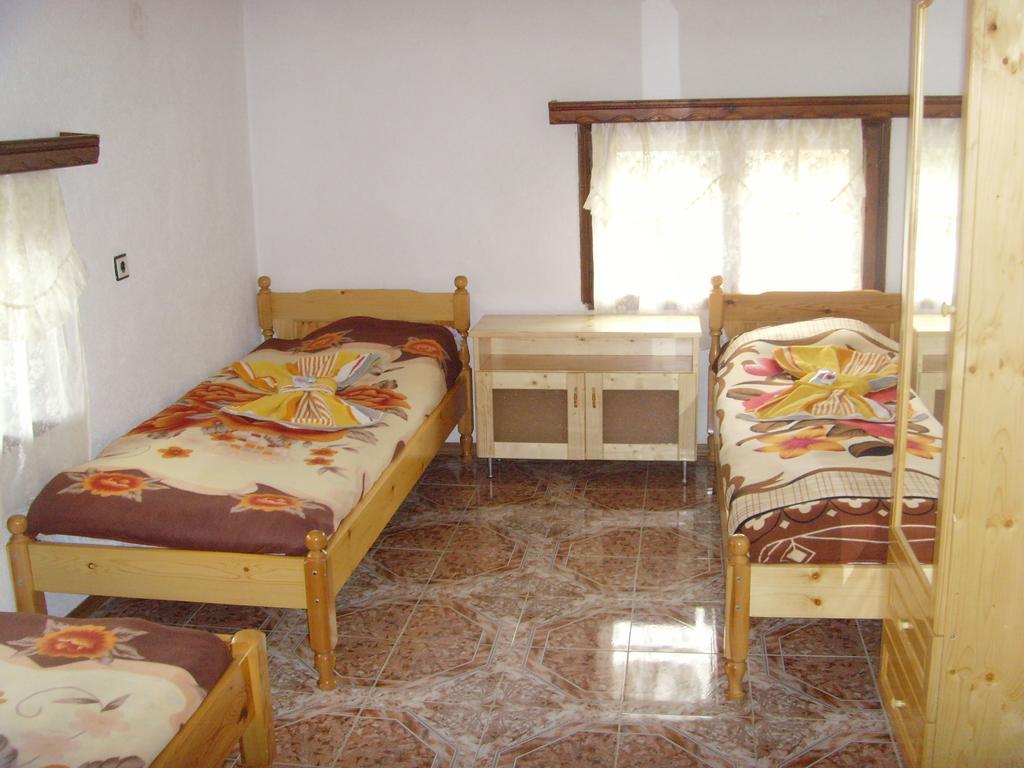 Kozhari Kuma Lissa Guest House חדר תמונה